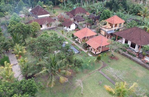 Kemenuh House | 400 m² House ∙ 2 guests
