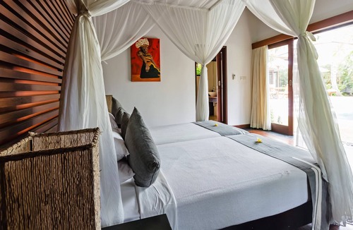 Sengkidu Villa | 4BR Villa Sasoon 100 mt to Beach