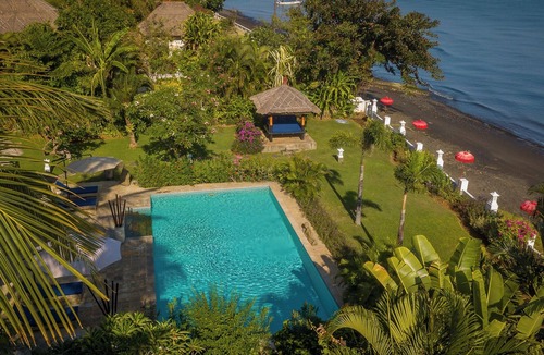 Dencarik Villa | 5 * Lovina Beachfront pool villa Free Dolphin Tour
