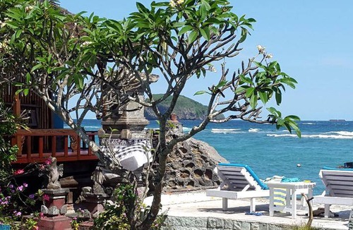Candi Dasa House | 60 m² Bungalow ∙ 3 bedrooms ∙ 8 guests