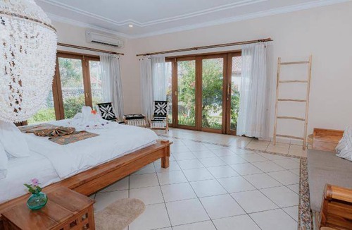 Suraberata Hotel | 700 m² Hotel ∙ 2 bedrooms ∙ 22 guests