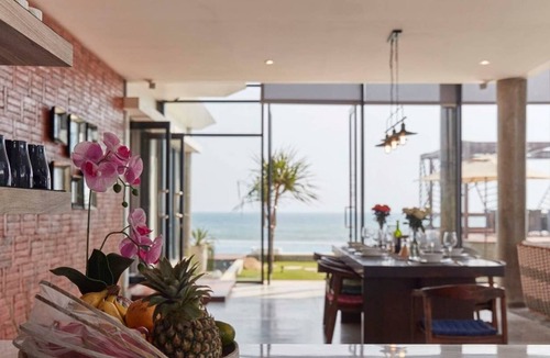 East Selemadeg Villa | absolute beachfront retreat for a couple