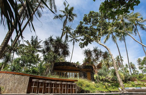 Suraberata Villa | Absolute stunning beachfront villa to escape, relax & rejuvenate!