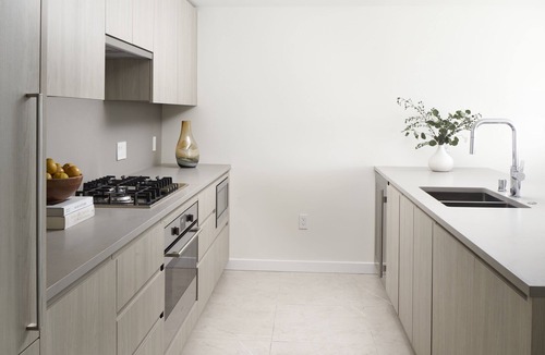 Belltown Hotel | Accessible King Studio w/Kitchen, Laundry & Resort Amenities in Seattle!