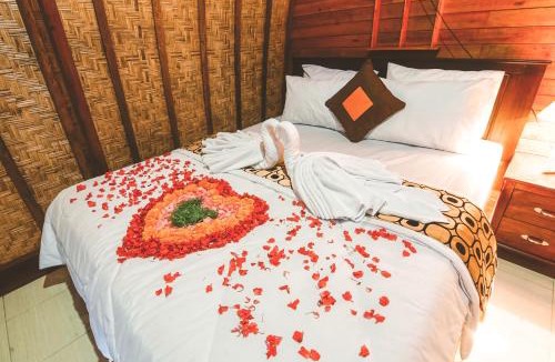 Songan House | Bali Cottages Lake View
