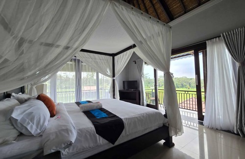 Taro Hotel | Belvilla Kasuari Tirta Empul Temple