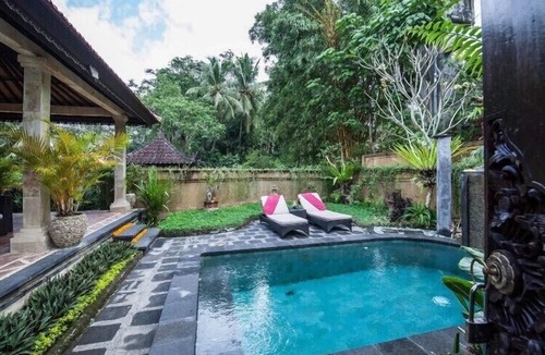 Sayan Villa | Big house Rumah Kelinci with two bedroom villa with private pool