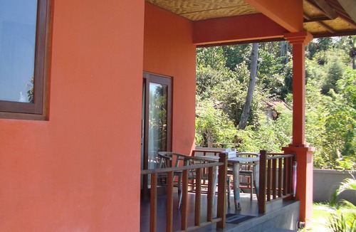 Bunutan House | BLU GUESTHOUSE - VILLA AMED