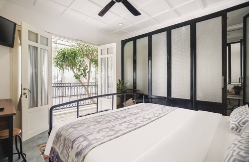 Batubelig Hotel | Brown Feather Hotel