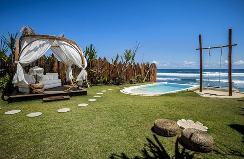 Uluwatu RV Rental | Bubble Hotel Bali Nyang Nyang - Glamping (Adults only)