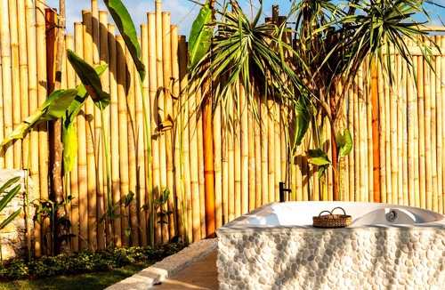Uluwatu RV Rental | Bubble Hotel Bali Nyang Nyang - Glamping (Adults only)