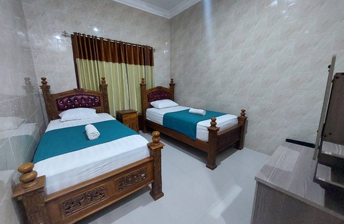 Botoemadeg House | Bukit Sion Room & Tour
