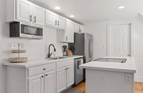 Ludlow Condo | Charming 4-Bed Downtown Townhome 3-Min to Okemo
