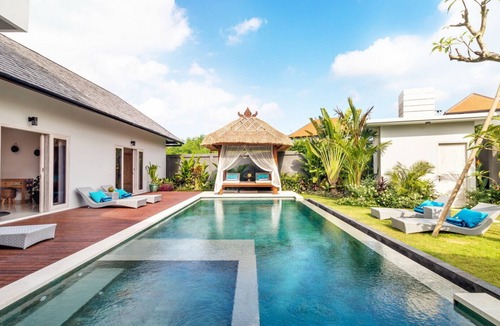 Batubelig Villa | Charming 7BR Villa W/Pool & Balcony in Bali, Bali villa 2206