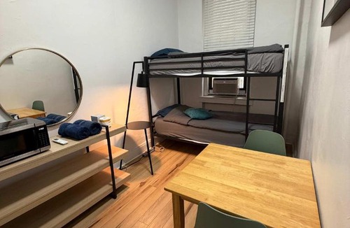 Chelsea Apartment | Chelsea Studio-Shared Bathroom with Kitchen Twin Bunk Bed