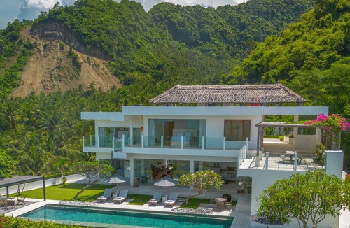 Candi Dasa Villa | Chic Hilltop Getaway with Breathtaking Ocean Views - East Bali