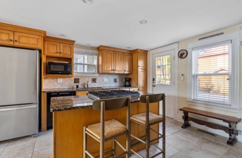 Ogunquit House | Downtown Ogunquit Gem – Walk to Beach, Shops, & Dining