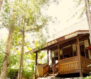 Sidemen Bed & Breakfast | Green Vanilla Bungalow