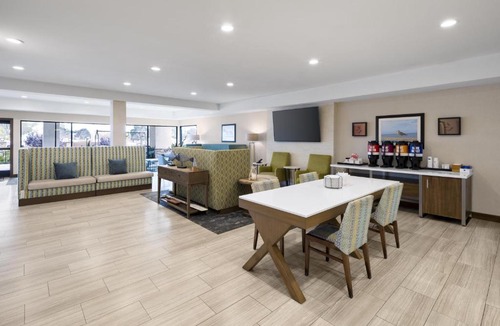 Cardiff-by-the-Sea Hotel | Hampton by Hilton Encinitas-Cardiff Encinitas, CA near Del Mar