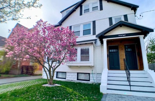 Arlington Apartment | High-End Condo with Modern Flair