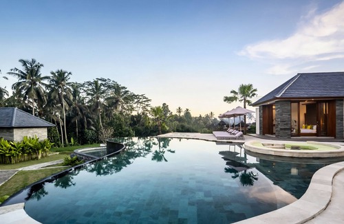 Pejeng Kawan Villa | Huge 6BDR Dream Villa Ricefield View, Gym & Spa