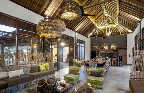 Pejeng Kawan Villa | Huge 6BDR Dream Villa Ricefield View, Gym & Spa