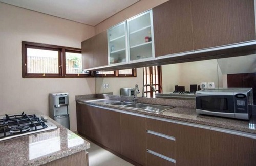 Seminyak Villa | Huge Two Storey 4 Bed 4 Bath Villa With Pool Right in the Heart of Seminyak