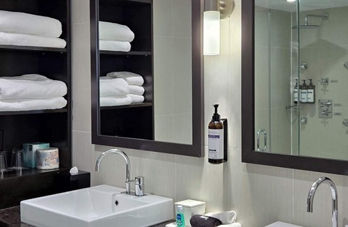 Wellington Place Hotel | Hyatt Regency Toronto