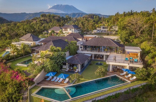 Manggis Villa | In 1 word: WOW! Unique, Breathtaking and Luxury!