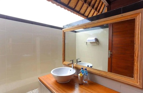 Mushroom Bay Hotel | Island Cabanas Nusa Lembongan nn