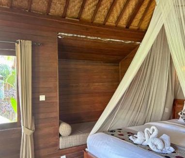 Mushroom Bay Bed & Breakfast | Island Garden Huts Lembongan
