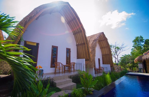 Penida Island Apartment | Jona Bungalow Pool View