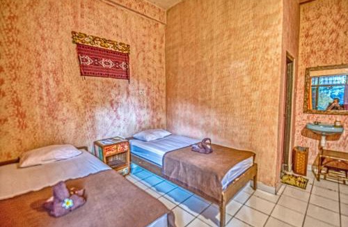 Lovina Bed & Breakfast | Lovina Central Hostel