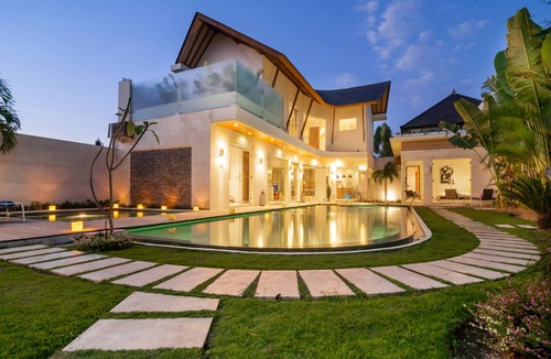 Seminyak Villa | Luxury 4 bedroom Pool Villa in Seminyak