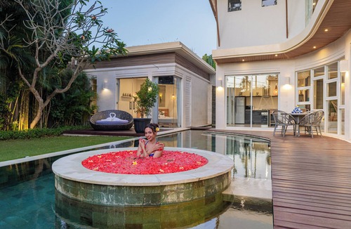 Seminyak Villa | Luxury Villa RON Central Seminyak