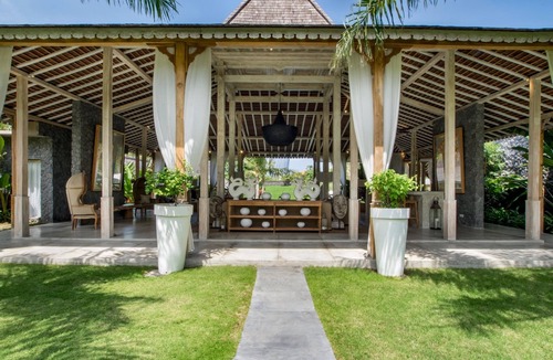 Kerobokan Villa | Mannao Estate by Villa Finder