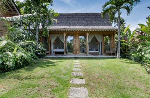 Kerobokan Villa | Mannao Estate by Villa Finder
