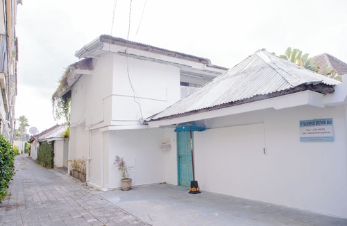 Legian Villa | Mara Villa Seminyak, 3 bedroom, 3 Bathroom, open living room, private pool.