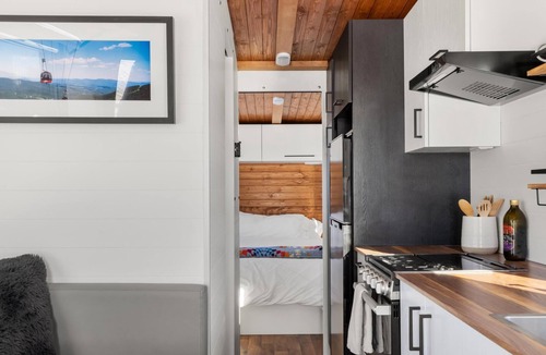 Morrisville House | Modern & Upscale Tiny Home, Great Spot near Stowe
