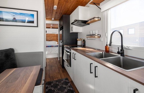 Morrisville House | Modern & Upscale Tiny Home, Great Spot near Stowe