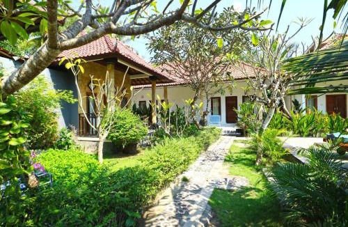 Jungut Batu House | Nyoman Guesthouse and Grill