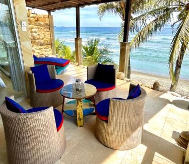 Candi Dasa Apartment | Ocean Suite By A&J - Exceptional Beachfront Apartment - Candidasa