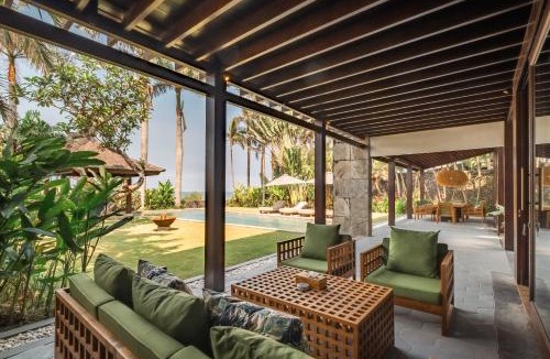East Selemadeg Villa | Oceanfront Luxury Villa in Beraban with Private Pool