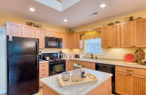 Lake Junaluska House | Open and modern upper-level space with WiFi, central AC, pool, wraparound deck