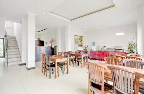 Cokroaminto Hotel | OYO 3156 Hotel Warta Dua