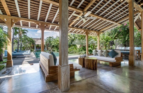 Kerobokan Villa | Picture Relaxing Beside Your Private Pool in Kerobokan While the Staff Serve You Ice Cold Drinks