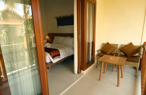 Legian City-Centre House | Pool View Room With Garden at Legian, Kuta - Bali