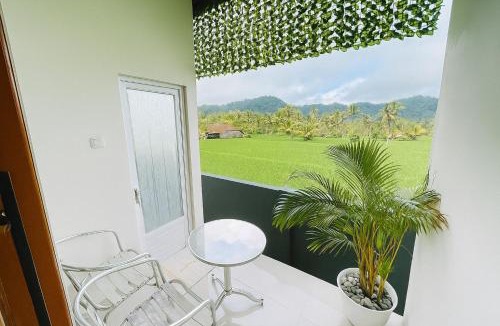 Selat House | Puri Indah Inn Guest House