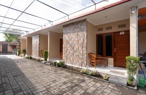 Buleleng Hotel | RedDoorz near Buleleng Harbour 2