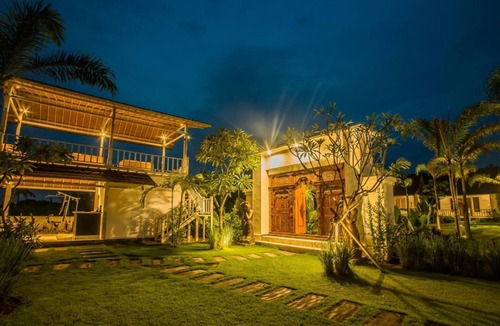 Mushroom Bay Cottage | Romantic tree house in Nusa Lembongan, walk far to the beach